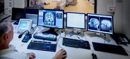 Twee subsidies voor minder belastende MRI-methode om diagnose dementie vroegtijdig te stellen
