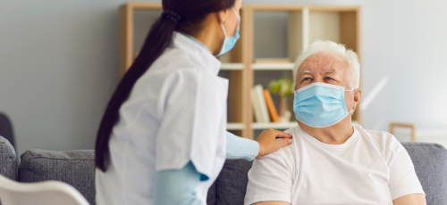 Vrij te gebruiken stockfoto van man en vrouw met masker waarbij een geheugentest afgenomen wordt